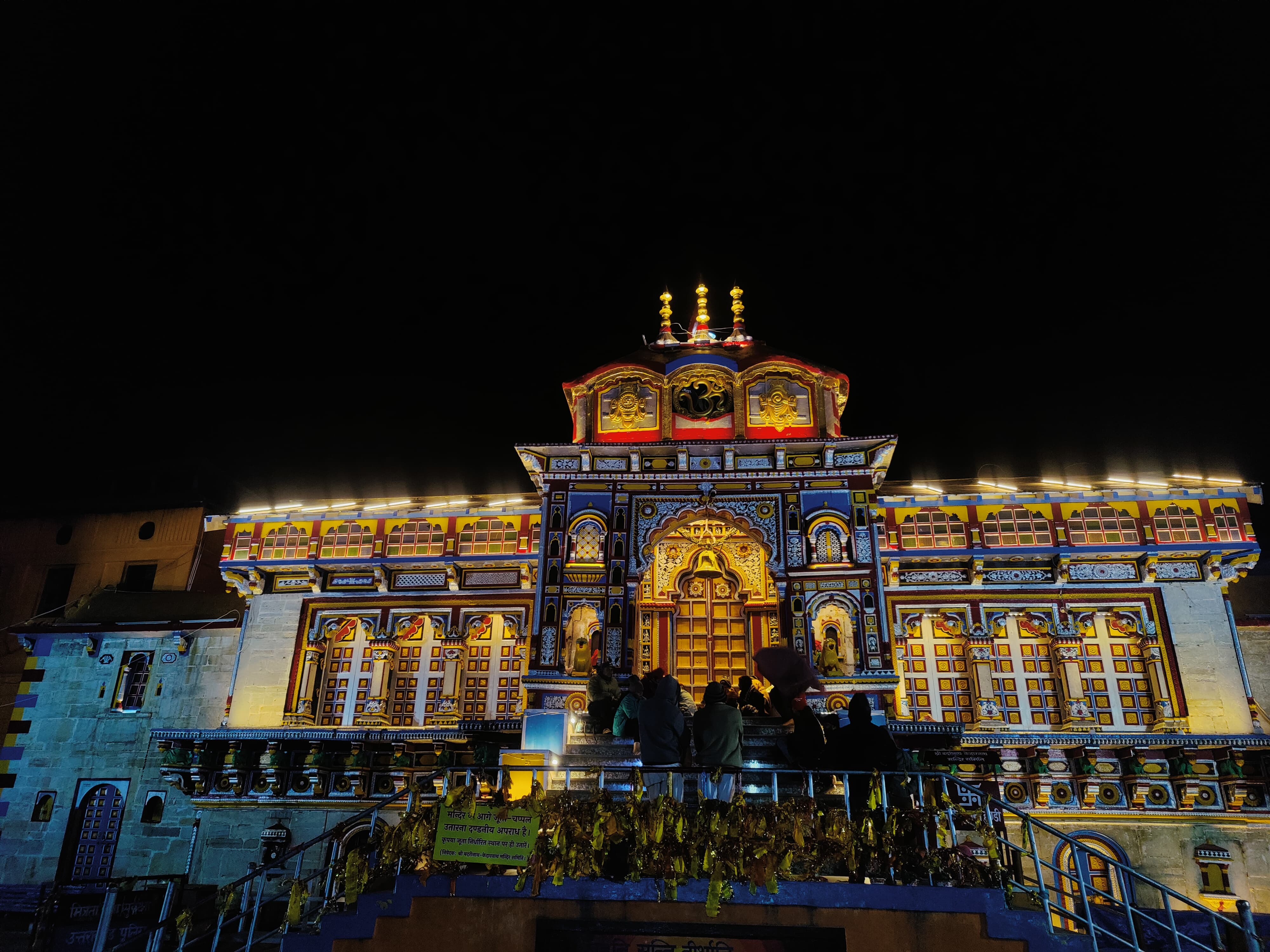 69d0d855b4432_Badrinath_Temple__6_.jpg